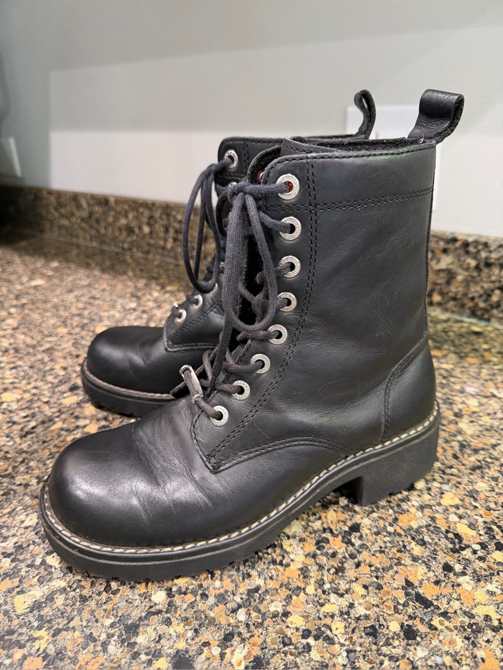 Harley Davidson liberator 8 1/2 Black Lace-Up Combat Boots - Women